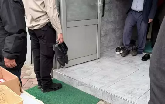 Koruma polisine ayakkabılarını tutturan kaymakam, asaleten atandı