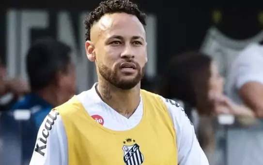 Neymar, hayranlarını yıkan haberi verdi