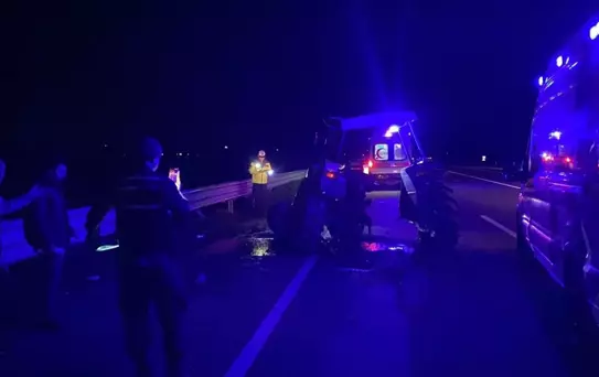 Adana'da Feci Kaza: Traktör İkiye Ayrıldı