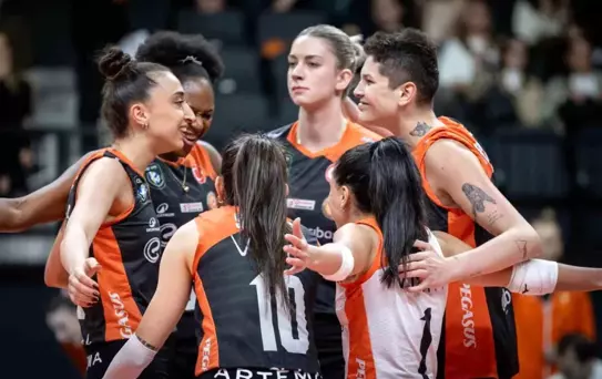 Eczacıbaşı Dynavit Beşiktaş'ı 3-0 Mağlup Etti