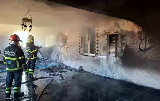 Akyazı'da Yeni Camide Yangın