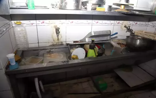 Mersin'de hijyen kurallarına uymayan fırına 6 bin 400 lira ceza