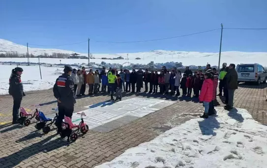 Muş'ta Öğrencilere Trafik Eğitimi