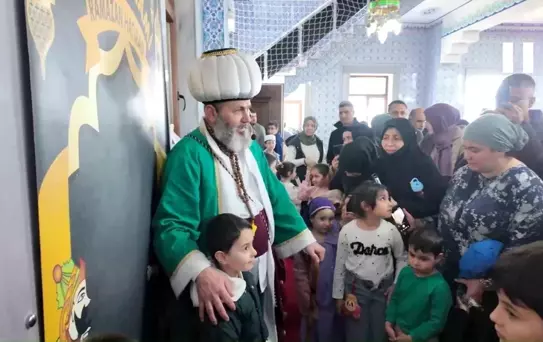 Pendik'te minikler tekne orucu sevincini yaşadı