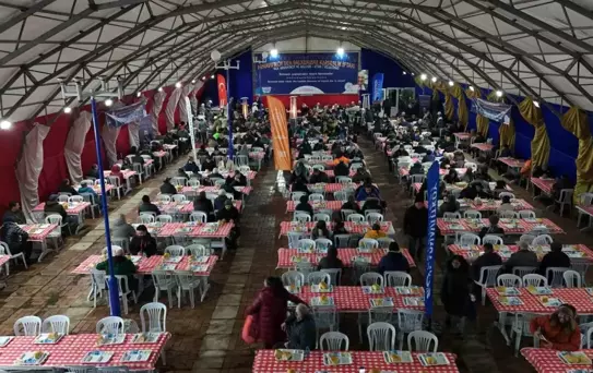 Arnavutköy Belediyesi'nden Kosova'da bin 500 kişilik 'Kardeşlik Sofrası'