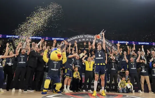 Beşiktaş'ı deviren Fenerbahçe Beko, Türkiye Kupası'nda şampiyon