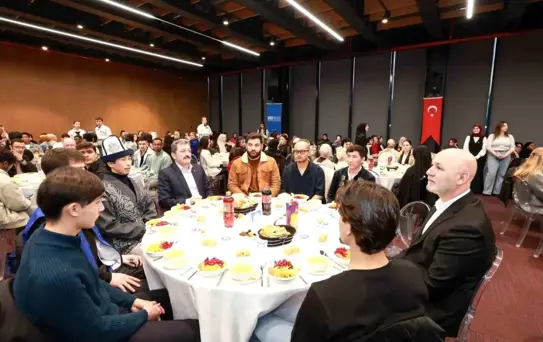 Bir sofra etrafında 100'den fazla ülke: Uluslararası öğrencilerle gönül köprüsü kuruldu