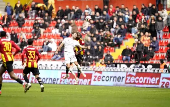 Kayserispor ve Antalyaspor İlk Yarıyı Beraber Tamamladı