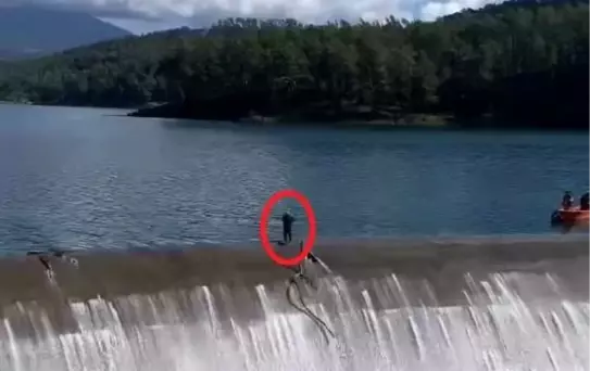 Kumluca'da Baraj Temizliği