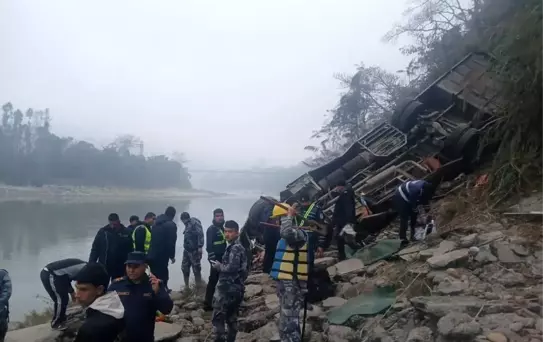 Nepal'de Otobüs Kazası: 19 Ölü