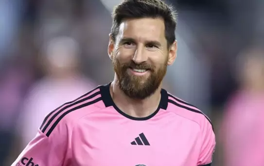 Ronaldo kadar kazanmıyor sanılan Messi'ye sunulan ayrıcalıklar bomba