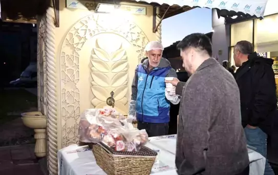 Sultangazi Belediyesi'nden iftara yetişemeyenler için sıcak çorba ikramı