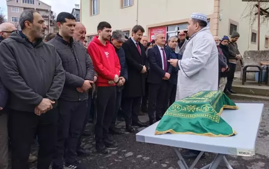 Futbolcu Fırat Çelikol'un Bebeği Hayatını Kaybetti