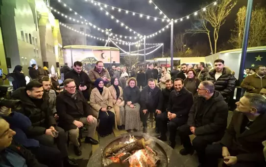 AK Parti İstanbul İl Başkanlığı komşularla aynı sofrada buluştu