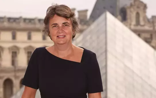 Dünyaca ünlü Louvre Müzesi Müdürü Laurence des Cars istifa etti