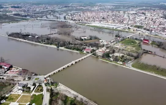 Edirne'de Nehir Debisi Düşüyor