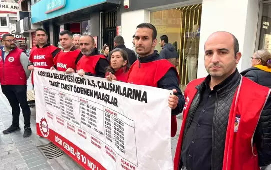 Karşıyaka Belediyesinde maaş alamayan işçiler sokağa döküldü