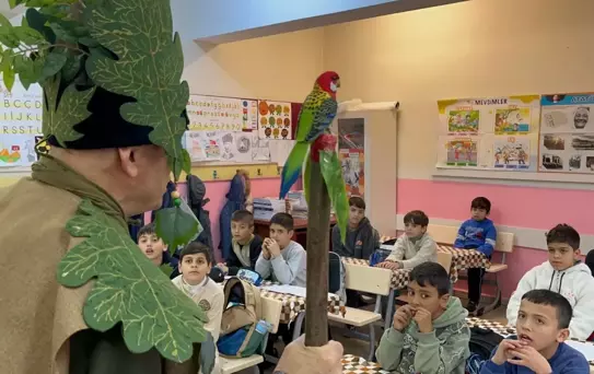 Ağaç Dede'den Öğrencilere Doğa Sevgisi