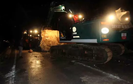 Amasya'da Kaya Düşmesi Facianın Eşiğinden Döndü