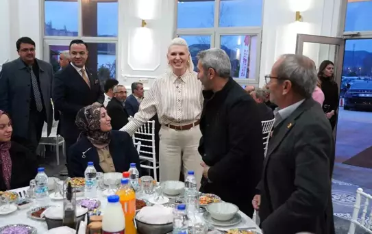 Başkan Subaşı, muhtarlarla iftarda buluştu