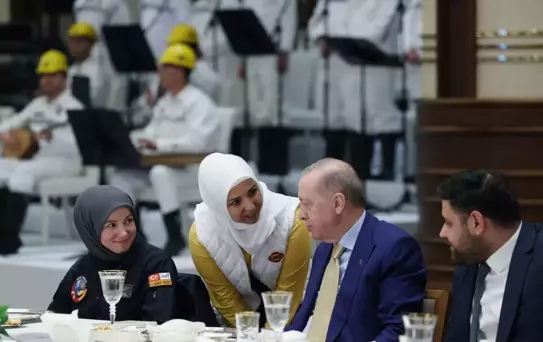 Cumhurbaşkanı Erdoğan: Fikren fosilleşmiş bu güruhun hezeyanlarına sadece gülüp geçiyoruz