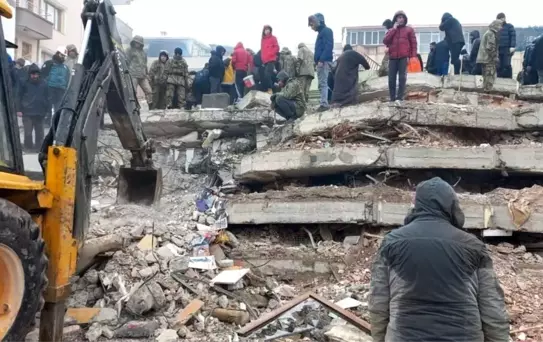 Depremde yıkılan pasaj davasında beraat kararı