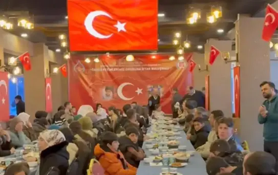 Özalp'ta Yetimlerle İftar Programı