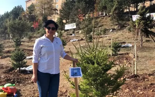 Oğlunun mezarı başında kalp krizi geçiren anne hayatını kaybetti