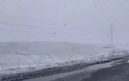 Türkiye'nin en kurak ilçesine lapa lapa kar yağdı