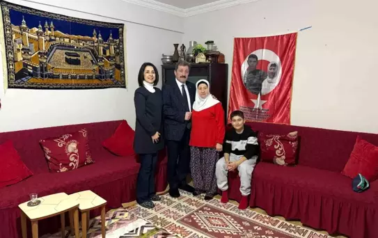 Vali Tavlı, şehit ailesiyle iftar yaptı