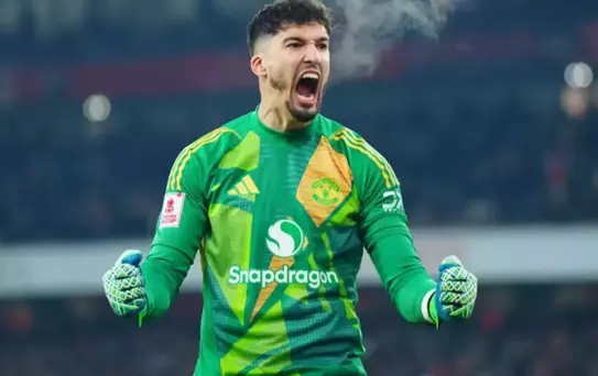 Yeni sezonun ilk bombası! Altay Bayındır Süper Lig devinde