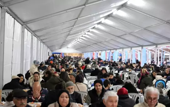Aydınlılar Büyükşehir Belediyesi'nin iftar sofralarında buluşuyor
