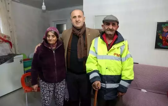 Başkan Kaya, Gül çiftine kayıtsız kalmadı