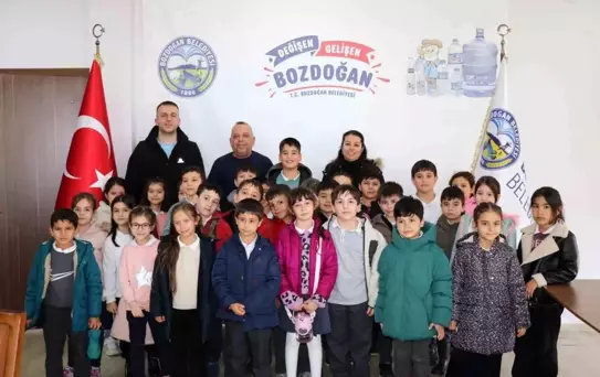 Başkan Özel, minik öğrencilerle bir araya geldi