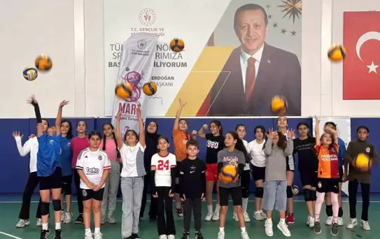 Ramazan'da Voleybol Kursları Devam Ediyor