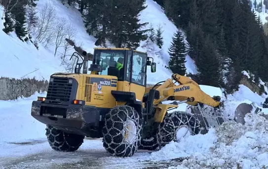 Trabzon'da 19 mahalle yolu kar nedeniyle ulaşıma kapandı