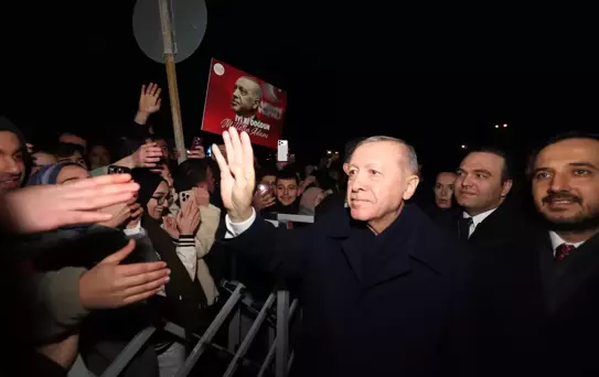 AK Parti Gençlik Kolları'ndan Erdoğan'a Doğum Günü Sürprizi
