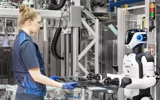 Alman otomotiv devinde işler değişiyor, robotlar üretim hattına çıkarıldı