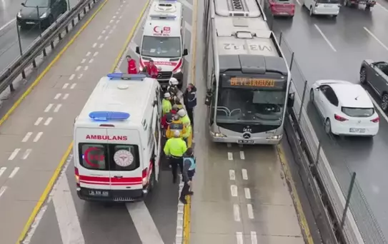Avcılar'da Metrobüs Kazası: 4 Yaralı