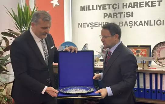 Bakan Gürlek MHP İl Başkanlığı'nı Ziyaret Etti