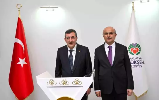 Cumhurbaşkanı Yardımcısı Yılmaz'dan Başkan Er'e tebrik