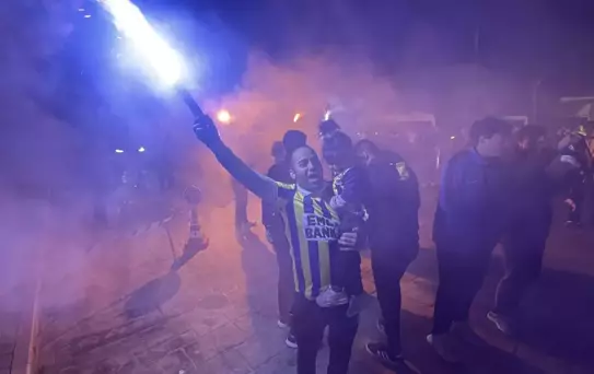 Fenerbahçe, Antalya'da Coşkuyla Karşılandı