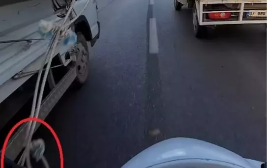 Antalya'da Motokurye Kaza Anı Kask Kamerasında