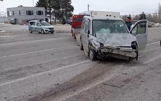 Malatya'da Trafik Kazası: 2 Yaralı