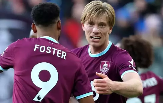 15 dakika içinde 3-0'dan geri döndükleri maçta 90+3'te dramatik son