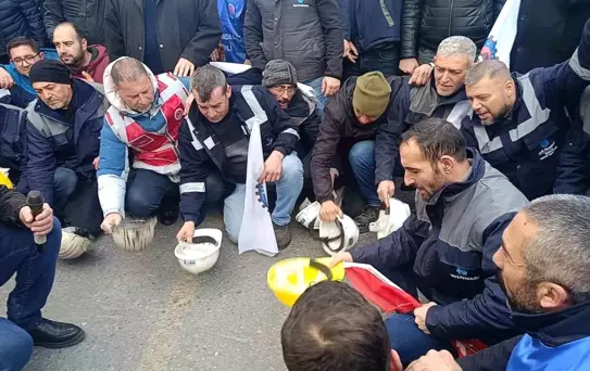 Soma'da yüzlerce maden işçisi şehir merkezine yürüdü