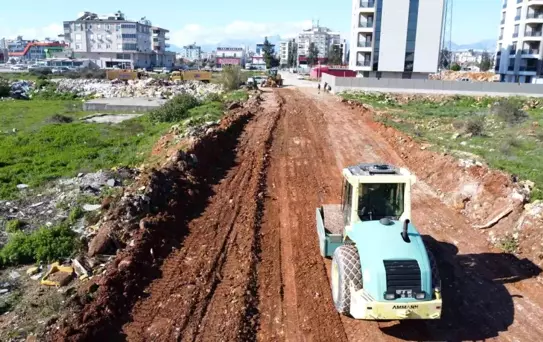 Kepez Belediyesi'nden Baraj Mahallesi'ne yeni yol ve otopark