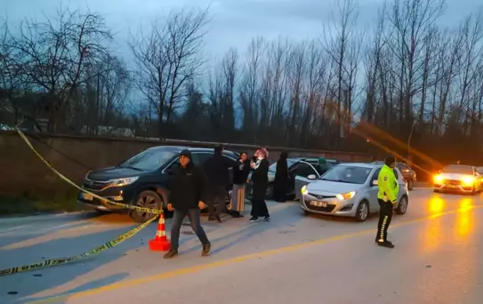 Akyazı'da Kafa Kafaya Çarpışma: 1 Ölü, 1 Yaralı