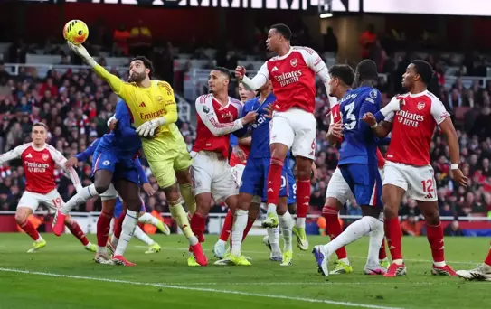 Şampiyonluk yarışı alev alev! Arsenal-Chelsea maçında 3 gol