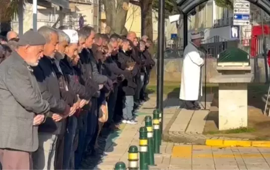 Bursa'da 7 Yaşındaki Gökçe Şentürk'ün Cenazesi